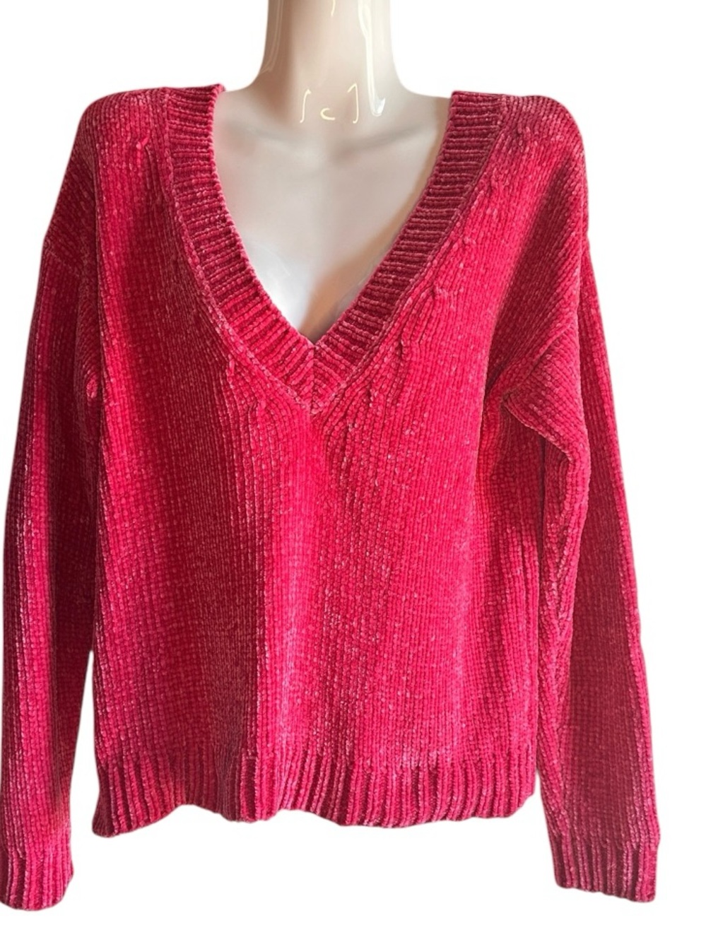 Dip V-Neck Sweater – Pink – Size Medium